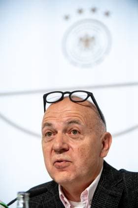 Bernd Neuendorf DFB Praesident , GER, Press conference DFB football mens national team Germany, training camp Blankenhain, UEFA European Football Championship 2024, 27 05 2024 DFB regulations prohibit any use of photographs as image sequences and or quasi video GER, Press conference DFB football mens national team Germany, training camp Blankenhain, UEFA European Football Championship 2024, 27 05 2024 Blankenhain Copyright: xEibner-Pressefoto Memmlerx EP_MMR