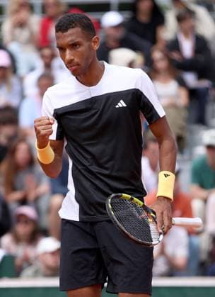 Felix Auger Aliassime of Canada celebrates French Open Tennis, Day 2, Tennis, Roland Garros, Paris, France - 27 May 2024  Copyright: xEllaxLing Shutterstockx 14506170h