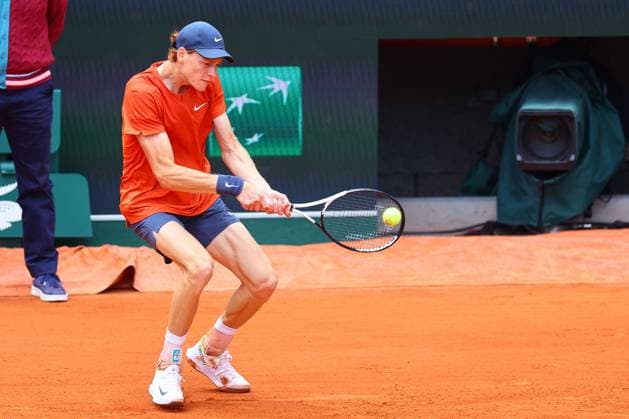 2024.05.27 Paryz Tenis French Open Roland Garros 2024 Christopher Eubanks - Jannik Sinner N Z Jannik Sinner Foto Pawel Andrachiewicz PressFocus 2024.05.27 Paris Tennis French Open Roland Garros 2024 Christopher Eubanks - Jannik Sinner Jannik Sinner Photo Pawel Andrachiewicz PressFocus NEWSPIX.PL --- Newspix.pl POLAND OUT!  20240527_PF_PA108