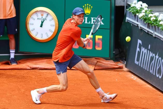 2024.05.27 Paryz Tenis French Open Roland Garros 2024 Christopher Eubanks - Jannik Sinner N Z Jannik Sinner Foto Pawel Andrachiewicz PressFocus 2024.05.27 Paris Tennis French Open Roland Garros 2024 Christopher Eubanks - Jannik Sinner Jannik Sinner Photo Pawel Andrachiewicz PressFocus NEWSPIX.PL --- Newspix.pl POLAND OUT!  20240527_PF_PA110