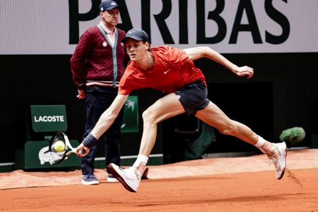 TENNIS - French Open 2024 PARIS,FRANCE,27.MAY.24 - TENNIS - ATP, Tennis Herren World Tour, French Open, Roland Garros, Grand Slam. Image shows Jannik Sinner (ITA).  GEPAxpictures xPatrickxSteiner