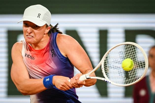May 27, 2024, Paris, France, France: Iga SWIATEK of Poland during the second day of Roland-Garros 2024, French Open 2024, Grand Slam tennis tournament at the Roland-Garros Stadium on May 27, 2024 in Paris, France. Paris France - ZUMAm308 20240527_zsp_m308_001 Copyright: xMatthieuxMirvillex
