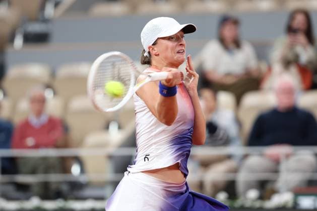 ROLAND GARROS 2024 Thierry Larret Maxppp. Tennis. Roland Garros 2024. Internationaux de France de tennis. Stade Roland Garros, Paris (75). Le 27 mai 2024.Court Philippe Chatrier : Court Philippe Chatrier : Iga SWIATEK (POL) vs Leolia JEANJEAN (FRA) PARIS (75) STADE ROLAND GARROS PARIS ILE DE FRANCE FRANCE  Copyright: xThierryxLarret MAXPPPxThierryxLarretx TL_20240527_0309 0481710743st