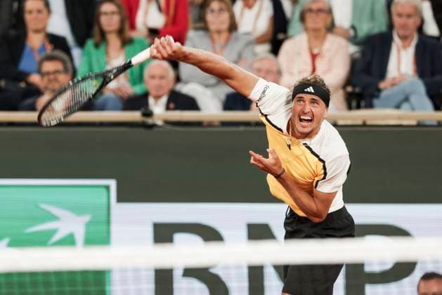 TENNIS - French Open 2024 PARIS,FRANCE,27.MAY.24 - TENNIS - ATP, Tennis Herren World Tour, French Open, Roland Garros, Grand Slam. Image shows Alexander Zverev (GER).  GEPAxpictures xPatrickxSteiner