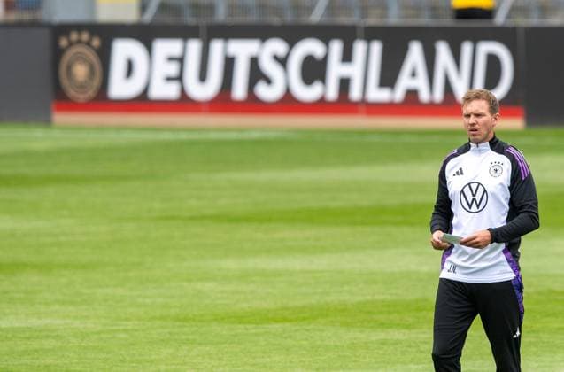Sport Themen der Woche KW22 Sport Bilder des Tages Fussball, Herren, Saison 2023 2024, Deutsche Nationalmannschaft, EM-Vorbereitung, öffentliches Training in Jena, im Bild: Bundestrainer Julian Nagelsmann (Deutschland), 27.05. 2024, *** Football, Men, Season 2023 2024, German national team, European Championship preparation, public training in Jena, in the picture national coach Julian Nagelsmann Germany , 27 05 2024, Copyright: xSebastianxRäppold MatthiasxKochx