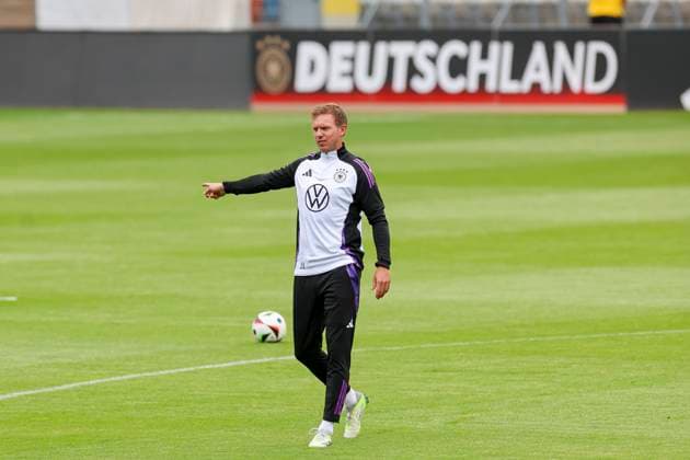 National coach Julian Nagelsmann gestures, public training day 1, training camp of the German national team, Ernst Abbe Sportfeld, 27 05 2024, Jena, Germany
