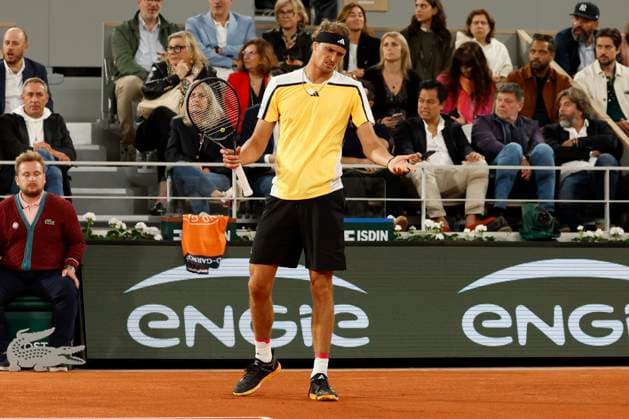 May 27, 2024, Paris, Paris, France: Alexander Zverev (GER react during the tennis Grand Slamt of Roland Garros 2024, day 1, match between Alexander Zverev (GER) and Rafael Nadal (ESP) at Roland Garros Stadium - on May 23 2024.Paris - France Paris France - ZUMAb253 20240527_zsp_b253_057 Copyright: xLoicxBaratouxx