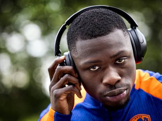 ZEIST - Brian Brobbey during a media moment prior to a training at the KNVB Campus on May 27, 2024 in Zeist, the Netherlands. The Dutch national team, Nationalteam is preparing for the European Football Championship in Germany. ANP KOEN VAN WEEL UEFA EURO, EM, Europameisterschaft,Fussball 2024 Germany 2024 xVIxANPxSportx xxANPxIVx 499743669 originalFilename: 499743669.jpg