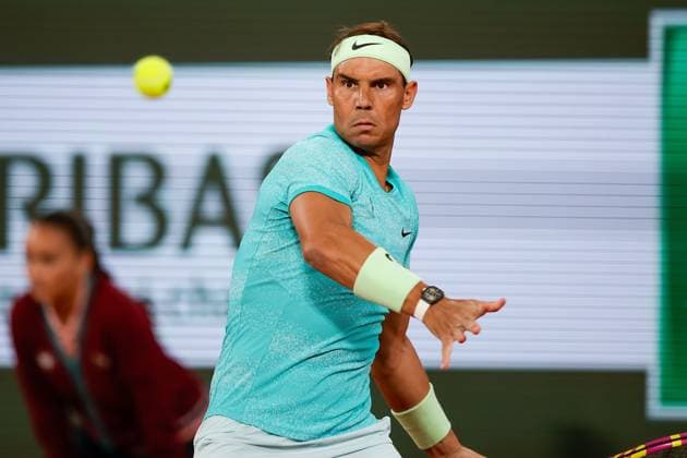 27 05 2024 Tennis, French Open 2024 Roland Garros, FRA, Men™s Singles Court Philippe Chatrier FIRST ROUND Alexander Zverev Germany Rafael Nadal Spain Picture from left Rafael Nadal Spain plays a forehand Copyright: HMBxMedia AntonioxBorga