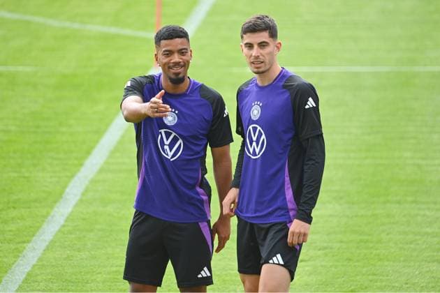 from left Benjamin HENRICHS, Kai HAVERTZ Public training in Jena, Erst Abbe Sportfeld German national soccer team, soccer training camp in Blankenhain Thuringia on 27 05 2024,