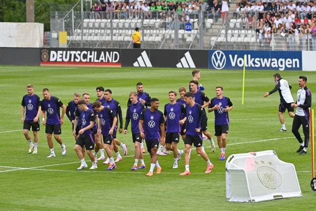 Teamfoto,Team,Mannschaft,Mannschaftsfoto Oeffentliches Training in Jena , Erst Abbe Sportfeld Deutsche Fussball Nationalmannschaft,Fußball Trainingslager in Blankenhain Thueringen am 27 05 2024,