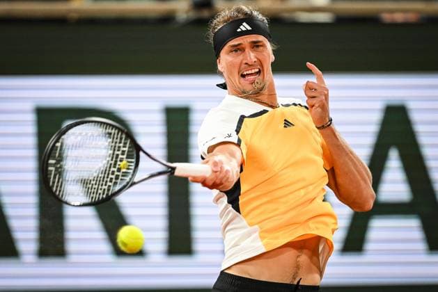May 27, 2024, Paris, France, France: ALEXANDER ZVEREV of Germany in action against R. Nadal of Spain during the second day of Roland-Garros 2024, French Open 2024, Grand Slam tennis tournament at the Roland-Garros Stadium in Paris, France. Paris France - ZUMAm308 20240527_zsp_m308_008 Copyright: xMatthieuxMirvillex