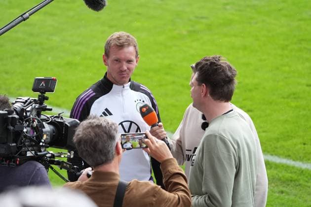 Fabian Köster and Lutz van der Horst from the heute Show in an interview with national coach Julian Nagelsmann Germany Germany Jena 27 05 2024 Public training camp for the German national team in preparation for the European Championship, Ernst Abbe Sportfeld