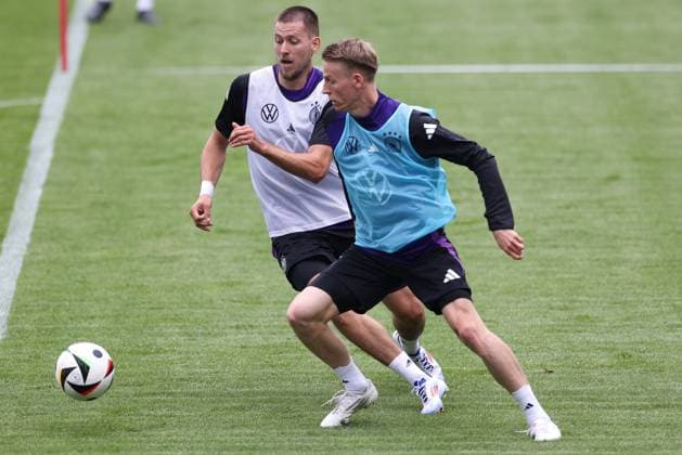 European Championship soccer training camp public training session on 27 05 2024 at Ernst Abbe Sportfeld in Jena Anton Waldemar Germany , left Chris Führich Germany , right xMSx