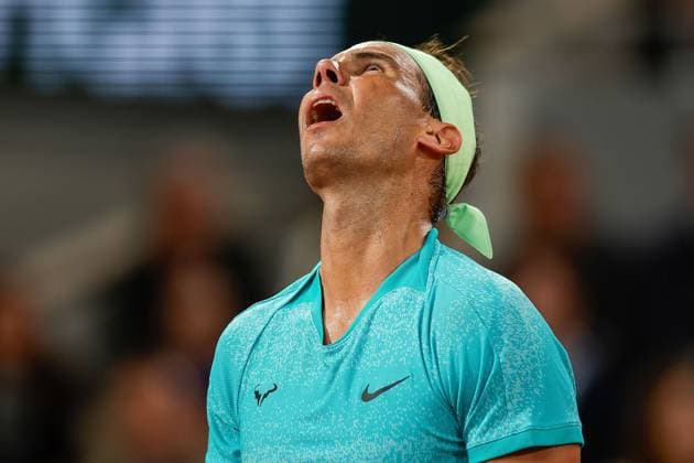 27 05 2024 Tennis, French Open 2024 Roland Garros, FRA, Men™s Singles Court Philippe Chatrier FIRST ROUND Alexander Zverev Germany Rafael Nadal Spain picture from left Rafael Nadal Spain disappointed, disappointed looking, dissapointed, sad, frustrated, frustrated, frustrated Copyright: HMBxMedia AntonioxBorga