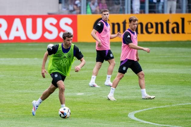 Thomas Mueller Germany , GER, Training DFB Fussball Herren Nationalmannschaft Deutschland, Oeffentliches Auftakttraining Jena, UEFA Fussball Europameisterschaft 2024, 27 05 2024 DFB regulations prohibit any use of photographs as image sequences and or quasi video GER, Training DFB Fussball Herren Nationalmannschaft Deutschland, Oeffentliches Auftakttraining Jena, UEFA Fussball Europameisterschaft 2024, 27 05 2024 Jena Copyright: xEibner-Pressefoto Memmlerx EP_MMR