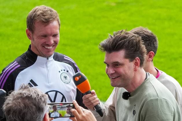 Fabian Köster and Lutz van der Horst from the heute Show in an interview with national coach Julian Nagelsmann Germany Germany Jena 27 05 2024 Public training camp for the German national team in preparation for the European Championship, Ernst Abbe Sportfeld