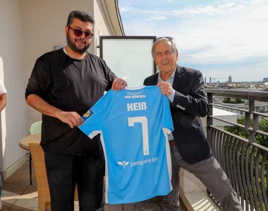 Munich, Germany 27 May 2024 Hasan Ismaik, majority shareholder of TSV 1860 Munich met with the 1966 Champion Lions for a discussion, here in the picture Hasan Ismaik left with Fredi Heiß, Champion Lion right who was given a jersey as a gift