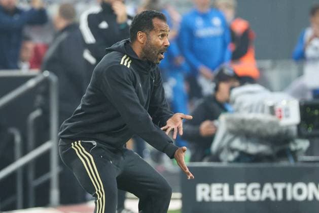 Relegation - Fortuna Düsseldorf - VfL Bochum am 27.05.2024 in der Merkur Spiel Arena in Düsseldorf Trainer Daniel Thioune (Duesseldorf) gestikuliert unzufrieden, enttäuscht, enttaeuscht, niedergeschlagen. *** Relegation Fortuna Düsseldorf VfL Bochum on 27 05 2024 in the Merkur Spiel Arena in Düsseldorf Coach Daniel Thioune Duesseldorf gesticulates dissatisfied, disappointed, disappointed, dejected MH