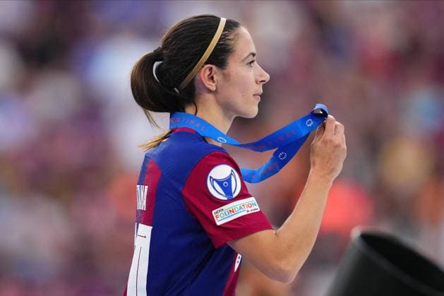 Aitana Bonmati of FC Barcelona, Barca with the champion medal FC Barcelona v Olympique Lyonnais. UEFA Women s Champions League, Final match. Football, San Mames Stadium, Bilbao, Spain - 25 May 2024 Editorial use only  Copyright: xBaguxBlanco Shutterstockx 14507903fn