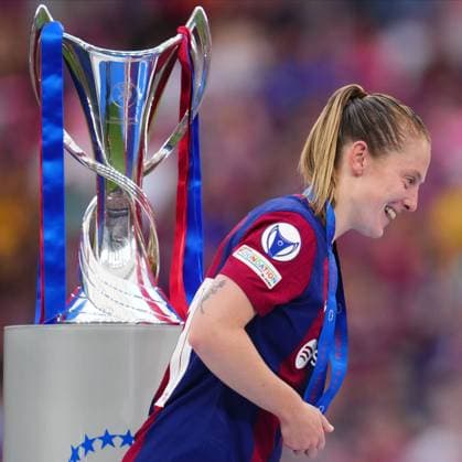 Keira Walsh of FC Barcelona, Barca with the trophy behind FC Barcelona v Olympique Lyonnais. UEFA Women s Champions League, Final match. Football, San Mames Stadium, Bilbao, Spain - 25 May 2024 Editorial use only  Copyright: xBaguxBlanco Shutterstockx 14507903gx