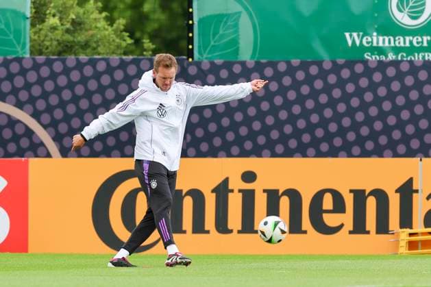 National coach Julian Nagelsmann controls the ball, training camp of the German national team, Blankenhain, Germany