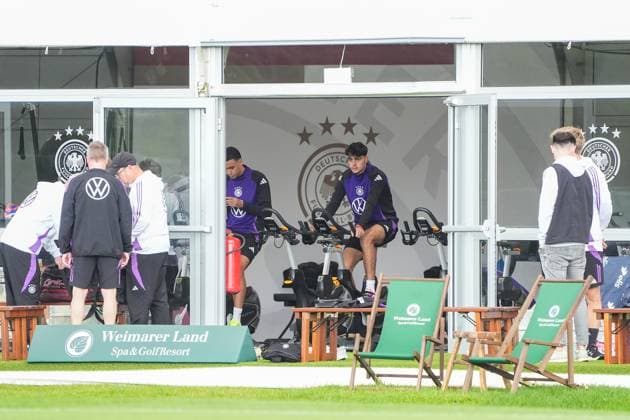 Jamal Musiala Germany Germany , Aleksandar Pavlovic Germany Germany in the fitness tent Blankenhain 28 05 2024 Training camp for the German national team in preparation for the European Championship, Golf Resort Weimarer Land