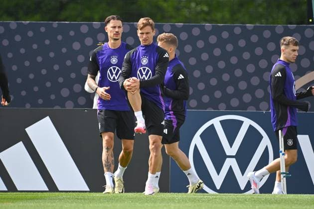 from left Robin KOCH, Joshua KIMMICH, Brajan GRUDA training at the Golf Resort Weimarer Land,training ground German national soccer team,soccer training camp in Blankenhain Thuringia on 27 05 2024,