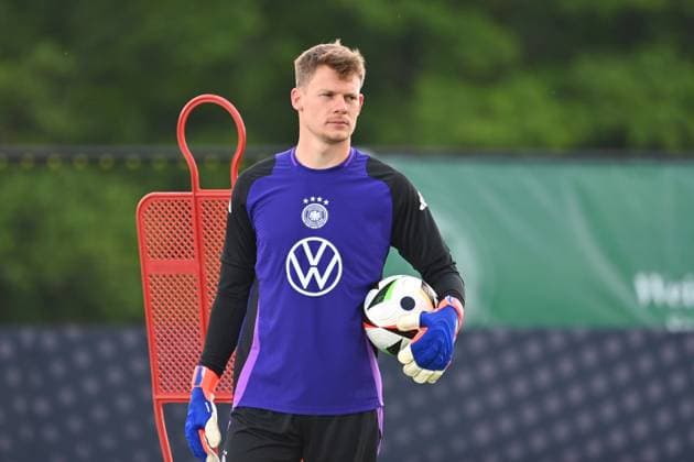 Goalkeeper Alexander NUEBEL, action,single picture,cropped single motif,half figure,half figure training in the Golf Resort Weimarer Land,training ground German national soccer team,soccer training camp in Blankenhain Thuringia on 27 05 2024,