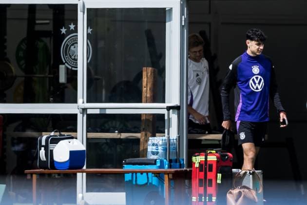 DFB Training Camp Training 28 05 2024 Aleksandar Pavlovic Germany arrives at the training ground DFB Training Camp Training Blankenhain, Golf Spa Resort Weimarer Land on 28 05 2024 Copyright: xBEAUTIFULxSPORTS Wunderlx