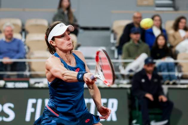 TENNIS - French Open 2024 PARIS,FRANCE,28.MAY.24 - TENNIS - WTA, Tennis Damen Tour, French Open, Roland Garros, Grand Slam. Image shows Alize Cornet (FRA).  GEPAxpictures xPatrickxSteiner