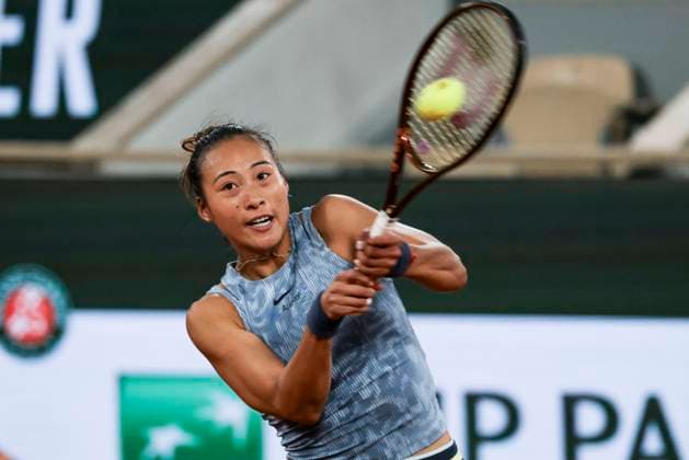TENNIS - French Open 2024 PARIS,FRANCE,28.MAY.24 - TENNIS - WTA, Tennis Damen Tour, French Open, Roland Garros, Grand Slam. Image shows Qinwen Zheng (CHN).  GEPAxpictures xPatrickxSteiner