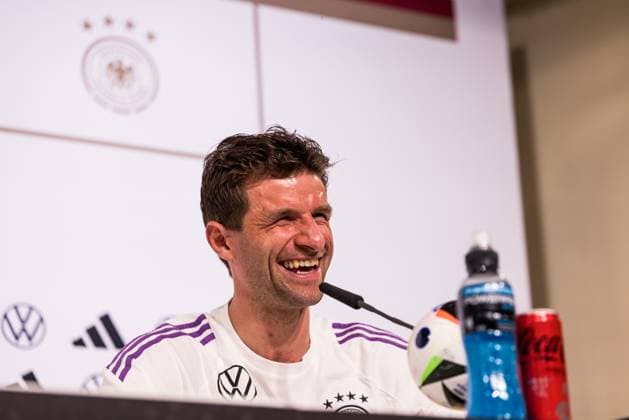 DFB training camp press conference 28 05 2024 Thomas Müller Germany laughs DFB training camp press conference Blankenhain, Golf Spa Resort Weimarer Land on 28 05 2024 Copyright: xBEAUTIFULxSPORTS Wunderlx