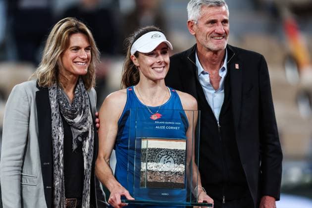 2024 French Open - Day 3 Alize Cornet is reacting during a ceremony for her last tournament of her professional career alongside tournament director Amelie Mauresmo and French Tennis Federation President Gilles Moretton. The ceremony is being held after her loss against Zheng Qinwen in the Women s Singles first-round match on Day Three of the 2024 French Open at Roland Garros in Paris, France, on May 28, 2024 Paris France  Copyright: xIbrahimxEzzatx originalFilename:ezzat-notitle240528_np7oH.jpg