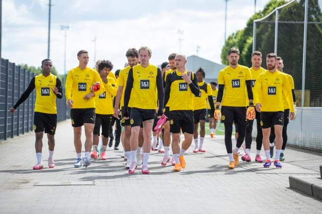 Training Borussia Dortmund, 28 05 2024 The BVB team on the way to the training ground Training session of Borussia Dortmund on 28 05 2024 before the UEFA Champions League final against Real Madrid, Hohenbuschei training ground, Dortmund DFL regulations prohibit any use of photographs as image sequences and or quasi video Copyright: xBEAUTIFULxSPORTS Meuselx
