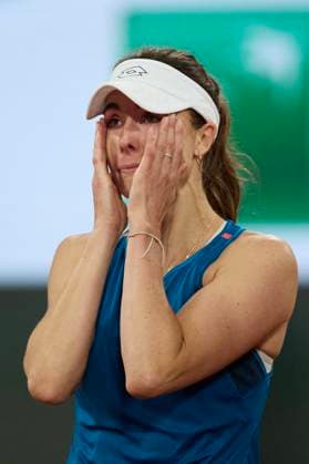AlizÃ Cornet annonce la fin de sa carriere apres avoir Ã tÃ battue au premier tour des Internationaux de France de tennis de Roland Garros 2024 Ã Paris AlizÃ Cornet - La joueuse de tennis francaise AlizÃ Cornet annonce la fin de sa carriere apres avoir Ã tÃ battue au premier tour des Internationaux de France de tennis de Roland Garros 2024 Ã Paris, France, le 28 mai 2024. Jacovides-Moreau Bestimage French tennis player AlizÃ Cornet announces the end of her career after being defeated in the first round of the 2024 Roland Garros French Open tennis tournament in Paris, France, on May 28, 2024. Paris France  Copyright: xJACOVIDES-MOREAUx xBESTIMAGExJACOVIDES-MOREAUx xBESTIMAGEx