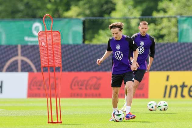 Rocco Reitz controls the ball, public training day 2, training camp of the German national team, Ernst Abbe Sportfeld, 28 05 2024, Jena, Germany