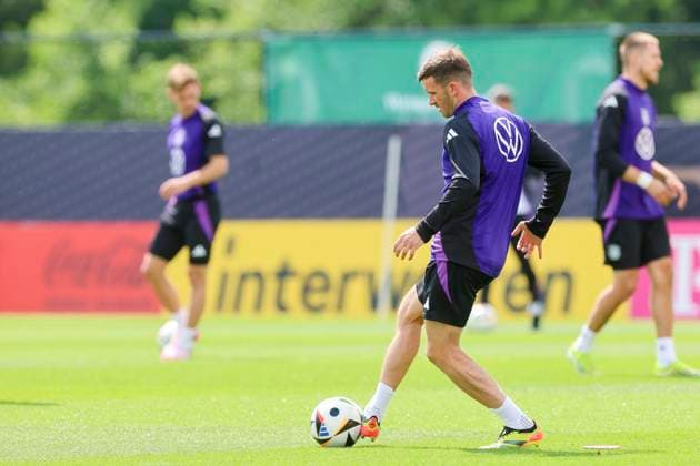 Pascal Gross controls the ball, public training day 2, training camp of the German national team, Ernst Abbe Sportfeld, 28 05 2024, Jena, Germany