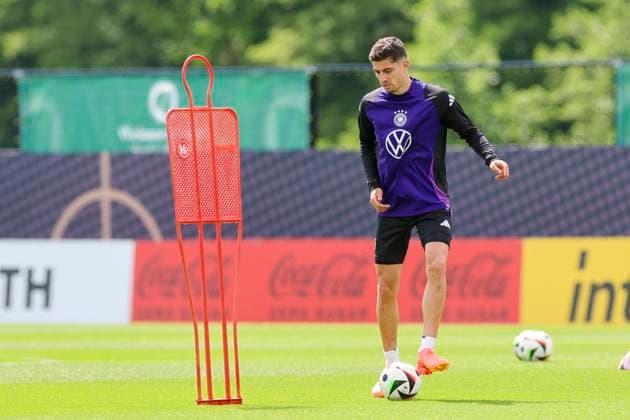 Kai Havertz controls the ball, public training day 2, training camp of the German national team, Ernst Abbe Sportfeld, 28 05 2024, Jena, Germany
