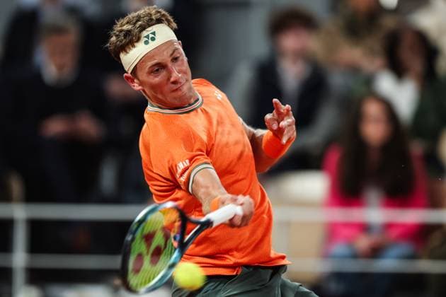 2024 French Open - Day 3 Casper Ruud is playing against Felipe Meligeni Alves in the first round of the men s singles at the Roland Garros French Open tennis tournament on day three in Paris, France, on May 28, 2024. Paris France  Copyright: xIbrahimxEzzatx originalFilename:ezzat-notitle240528_npXWT.jpg