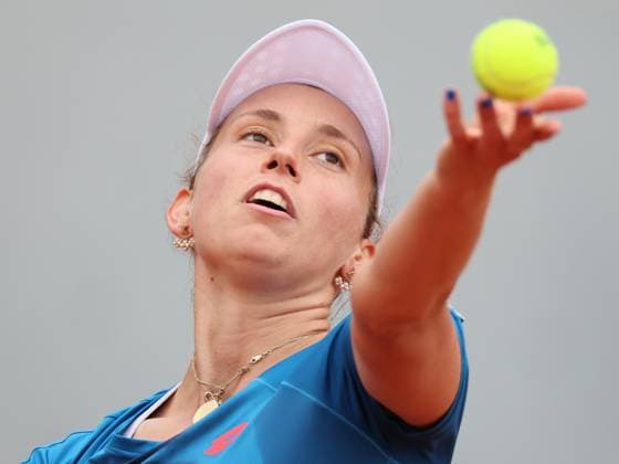 Belgian Elise Mertens pictured in action during a tennis match between Belgian Mertens and Argentinian Carle, in the first round of the women s singles, at the Roland Garros French Open tennis tournament, in Paris, France, Tuesday 28 May 2024. This year s tournament takes place from 26 May to 09 June. BENOITxDOPPAGNE  x93527190x