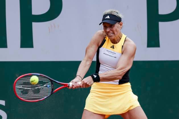 TENNIS - French Open 2024 PARIS,FRANCE,28.MAY.24 - TENNIS - WTA, Tennis Damen Tour, French Open, Roland Garros, Grand Slam. Image shows Angelique Kerber (GER).  GEPAxpictures xPatrickxSteiner