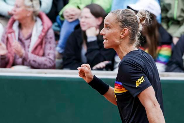 Tennis, French Open, Tag 3 TENNIS - French Open 2024 PARIS,FRANCE,28.MAY.24 - TENNIS - WTA, Tennis Damen Tour, French Open, Roland Garros, Grand Slam. Image shows the rejoicing of Arantxa Rus (NED).  GEPAxpictures xPatrickxSteiner
