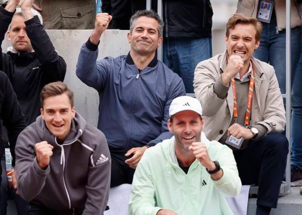 Angelique Kerber team on the tribune, in front R L trainer, coach Torben Beltz, physiotherapist Timo Schall behind manager Aljoscha Thron and Angie partner friend Franco Bianco make a fist and cheer, cheer, joy, emotion Copyright: xJuergenxHasenkopfx