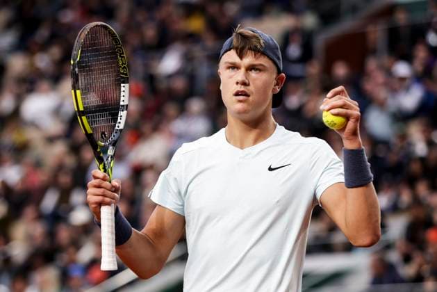 Tennis, French Open, Tag 3 TENNIS - French Open 2024 PARIS,FRANCE,28.MAY.24 - TENNIS - ATP, Tennis Herren World Tour, French Open, Roland Garros, Grand Slam. Image shows Holger Rune (DEN).  GEPAxpictures xPatrickxSteiner