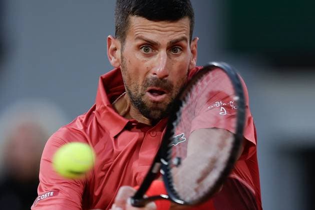28 05 2024 Tennis, French Open 2024 Roland Garros, FRA, Men™s Singles Court Philippe Chatrier FIRST ROUND Novak Djokovic Serbia Pierre Hugues Herbert France Picture from left Novak Djokovic Serbia plays a backhand Copyright: HMBxMedia AntonioxBorga
