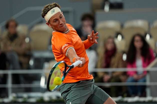 Tennis, French Open, Tag 3 PARIS, FRANCE - Casper Ruud of Norway in action during the 1st round of Roland Garros 2024 match between Casper Ruud vs Felipe Meligeni Alves at Roland Garros Stadium on May 28, 2024 in Paris, France. (Photo by Glenn Gervot Icon Sportswire) TENNIS: MAY 28 Roland-Garros EDITORIAL USE ONLY Icon20240528709520241