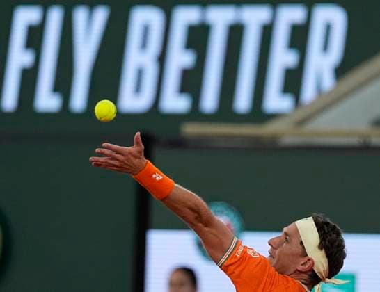 Sport Bilder des Tages Tennis, French Open, Tag 3 PARIS, FRANCE - Casper Ruud of Norway in action during the 1st round of Roland Garros 2024 match between Casper Ruud vs Felipe Meligeni Alves at Roland Garros Stadium on May 28, 2024 in Paris, France. (Photo by Glenn Gervot Icon Sportswire) TENNIS: MAY 28 Roland-Garros EDITORIAL USE ONLY Icon20240528773220241