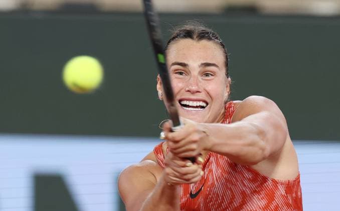 (240529) -- PARIS, May 29, 2024 -- Aryna Sabalenka of Belarus hits a return during the women s singles first round match between Aryna Sabalenka of Belarus and Erika Andreeva of Russia at the French tennis tournament at Roland Garros in Paris, France, on May 28, 2024. ) (SP)FRANCE-PARIS-TENNIS-FRENCH OPEN-WOMEN S SINGLES GaoxJing 