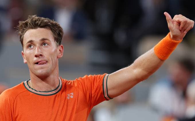 (240529) -- PARIS, May 29, 2024 -- Casper Ruud of Norway reacts after the men s singles first round match between Casper Ruud of Norway and Felipe Meligeni Alves of Brazil at the French tennis tournament at Roland Garros in Paris, France, on May 28, 2024. ) (SP)FRANCE-PARIS-TENNIS-FRENCH OPEN-MEN S SINGLES GaoxJing 